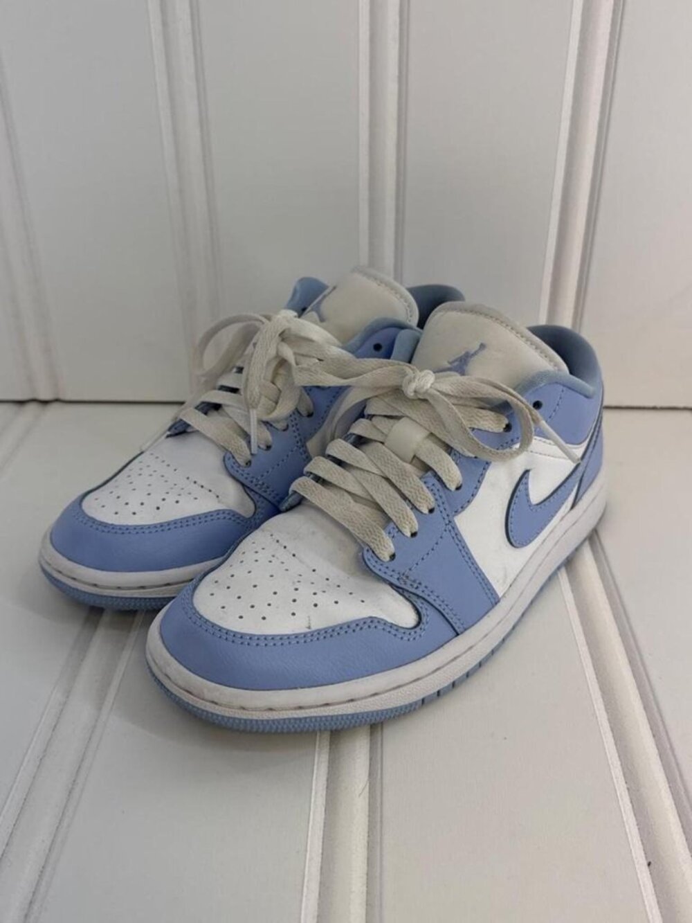 Jordan Women's Blue and White Trainers